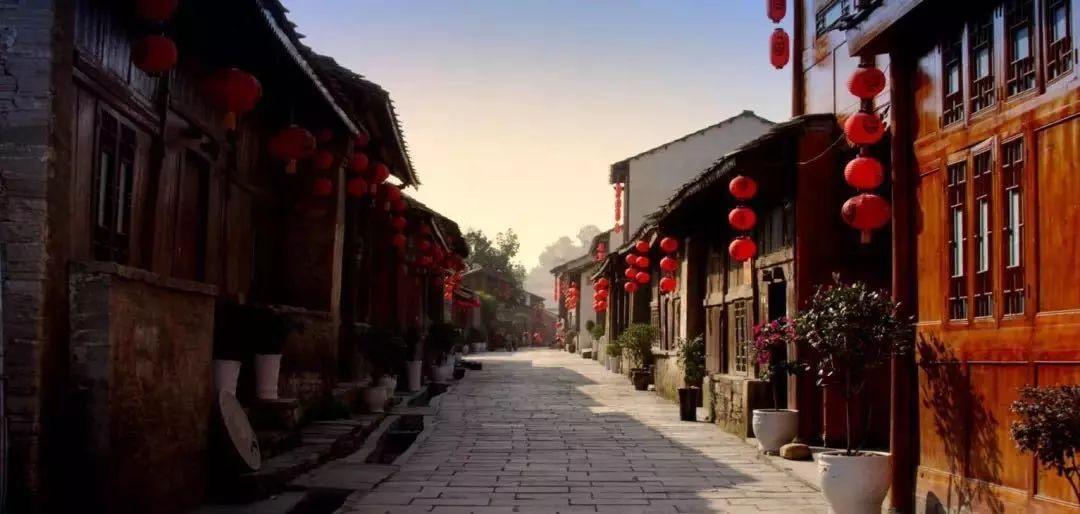 逃离昏暗的废弃城